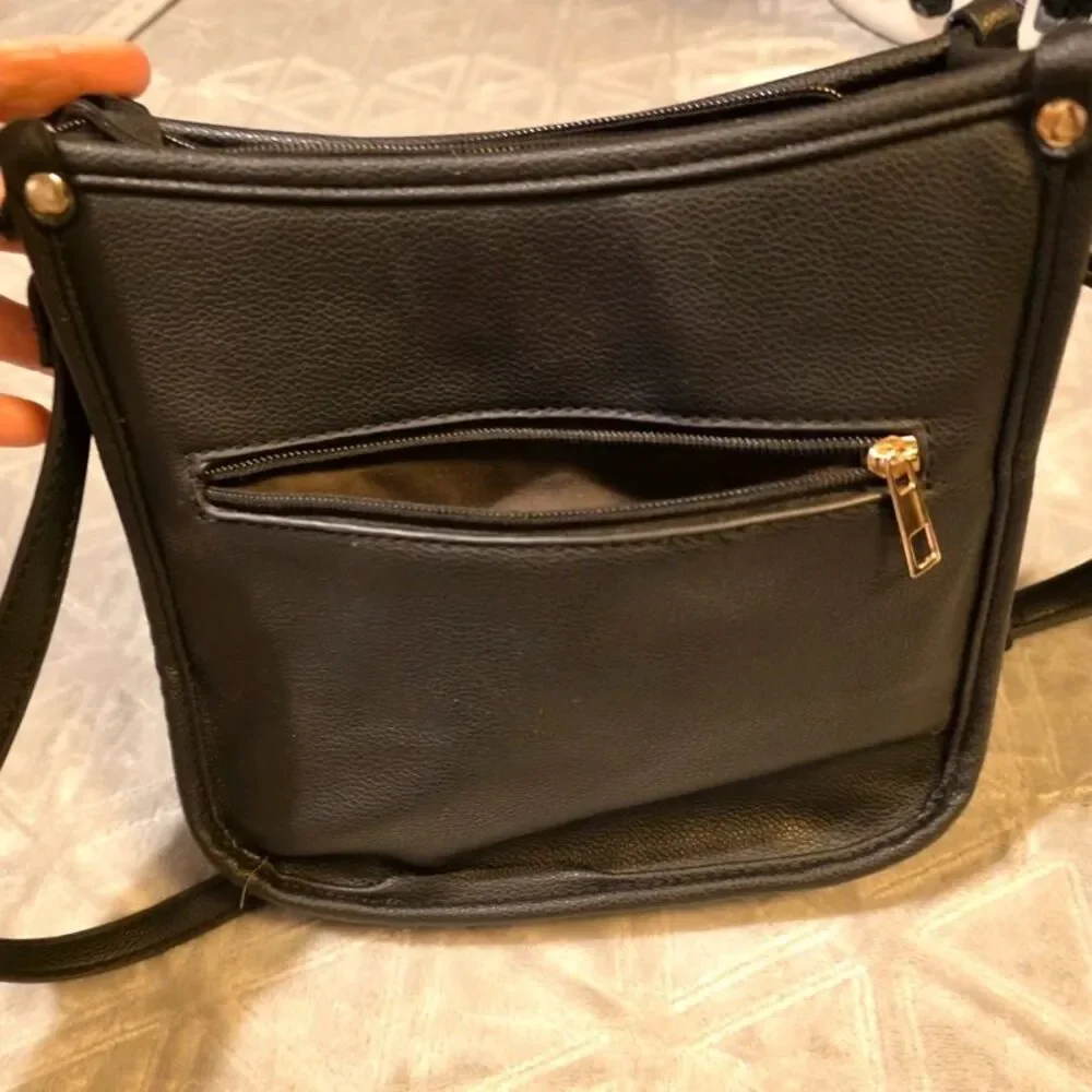 N/A black purse